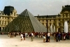 La pyramide de verre du Louvre La pyramide de verre du Louvre